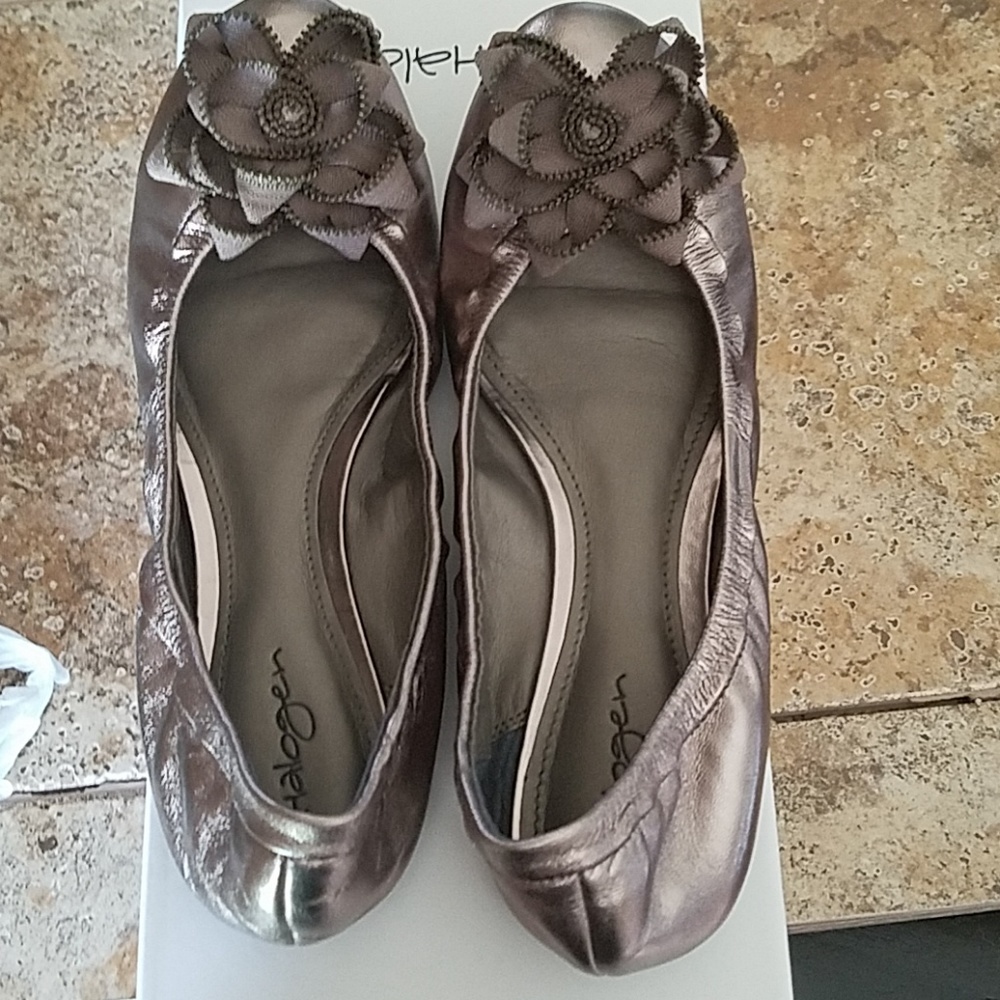 NIB!! Halogen Pewter Leather Slip On Shoes 6